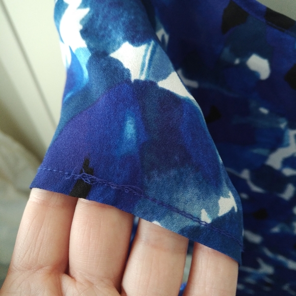 Ivanka Trump | Blue and White Floral Top | XL - Picture 8 of 15